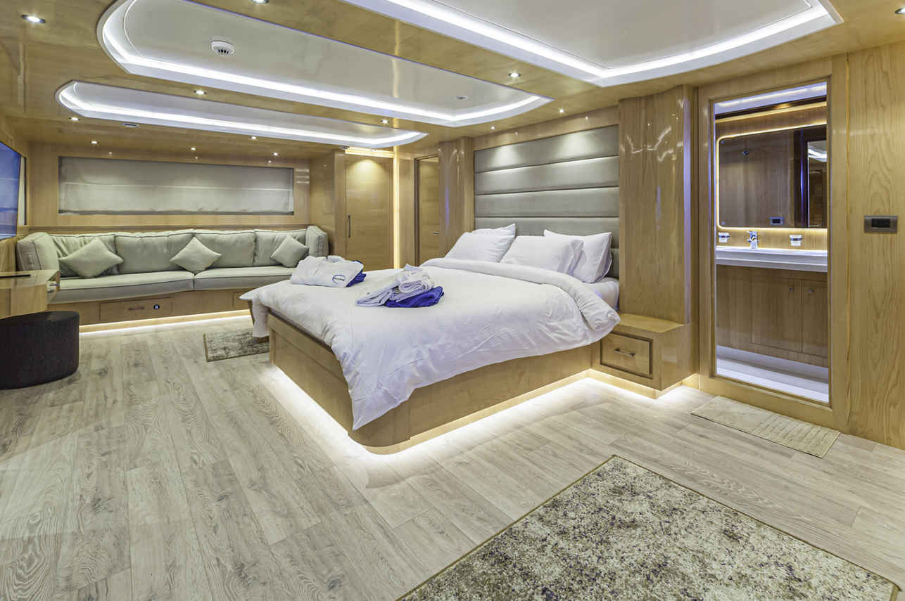 Mastersuite - Lower Deck