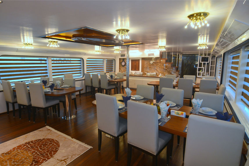 Dining Room - Almonda