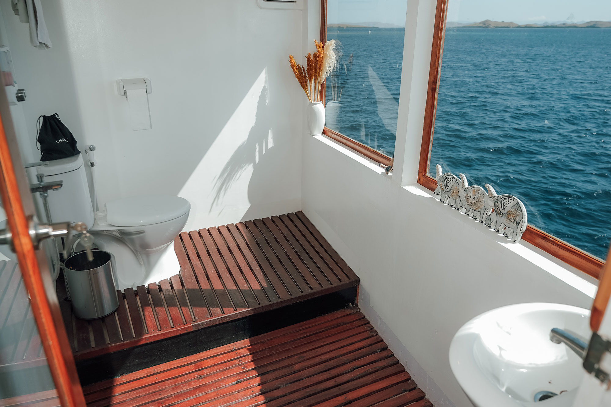 En-Suite bathrooms - Queenesia II