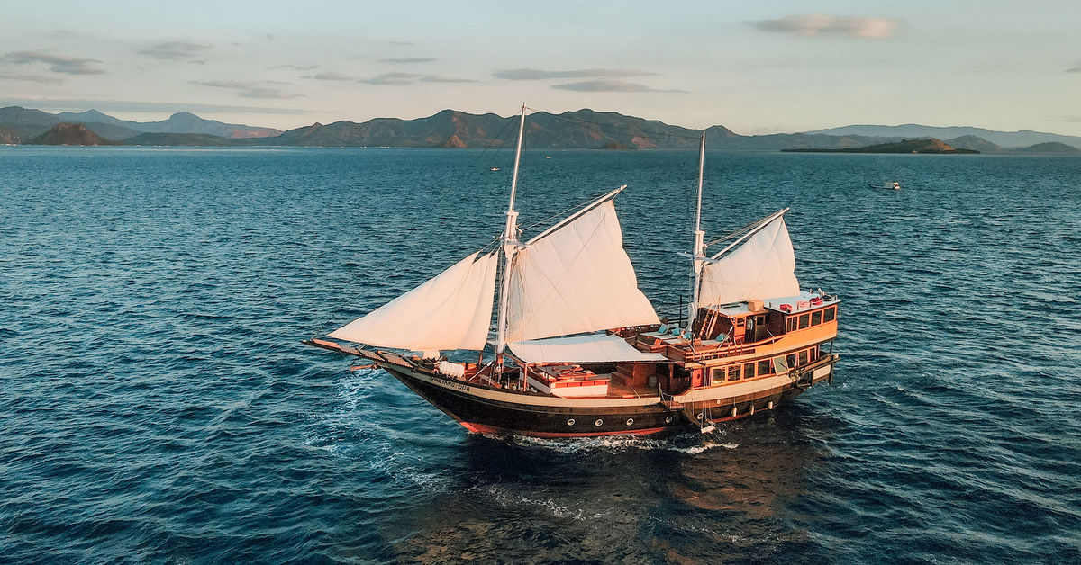 Queenesia II — vessel photograph
