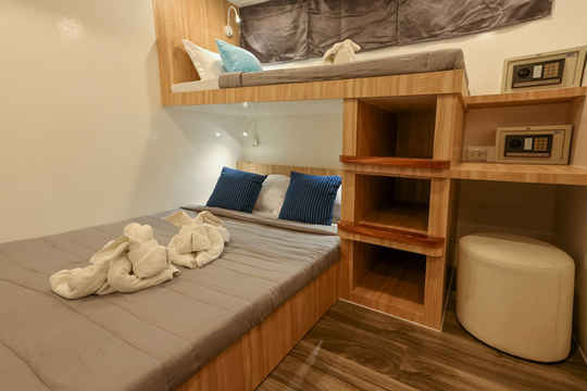 Deluxe Lower Deck