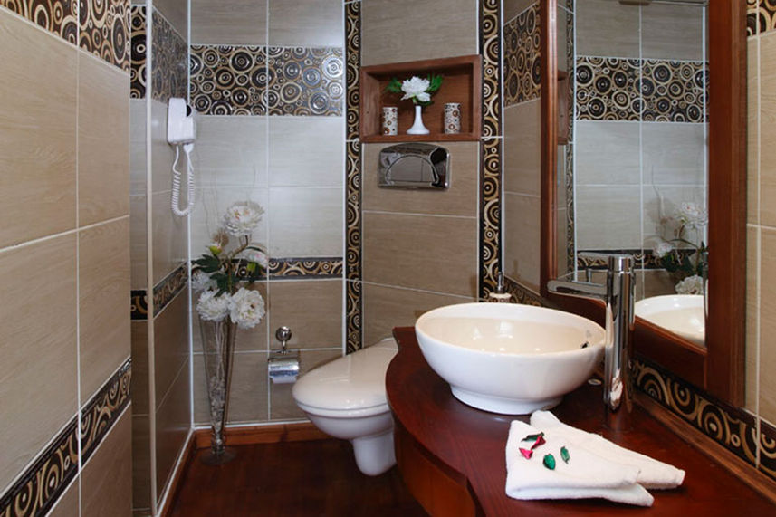 En-Suite bathrooms - Merit Dahabiya 1