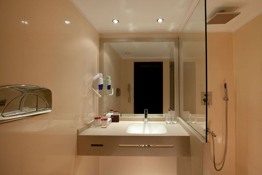 En-Suite bathrooms - Steigenberger Legacy