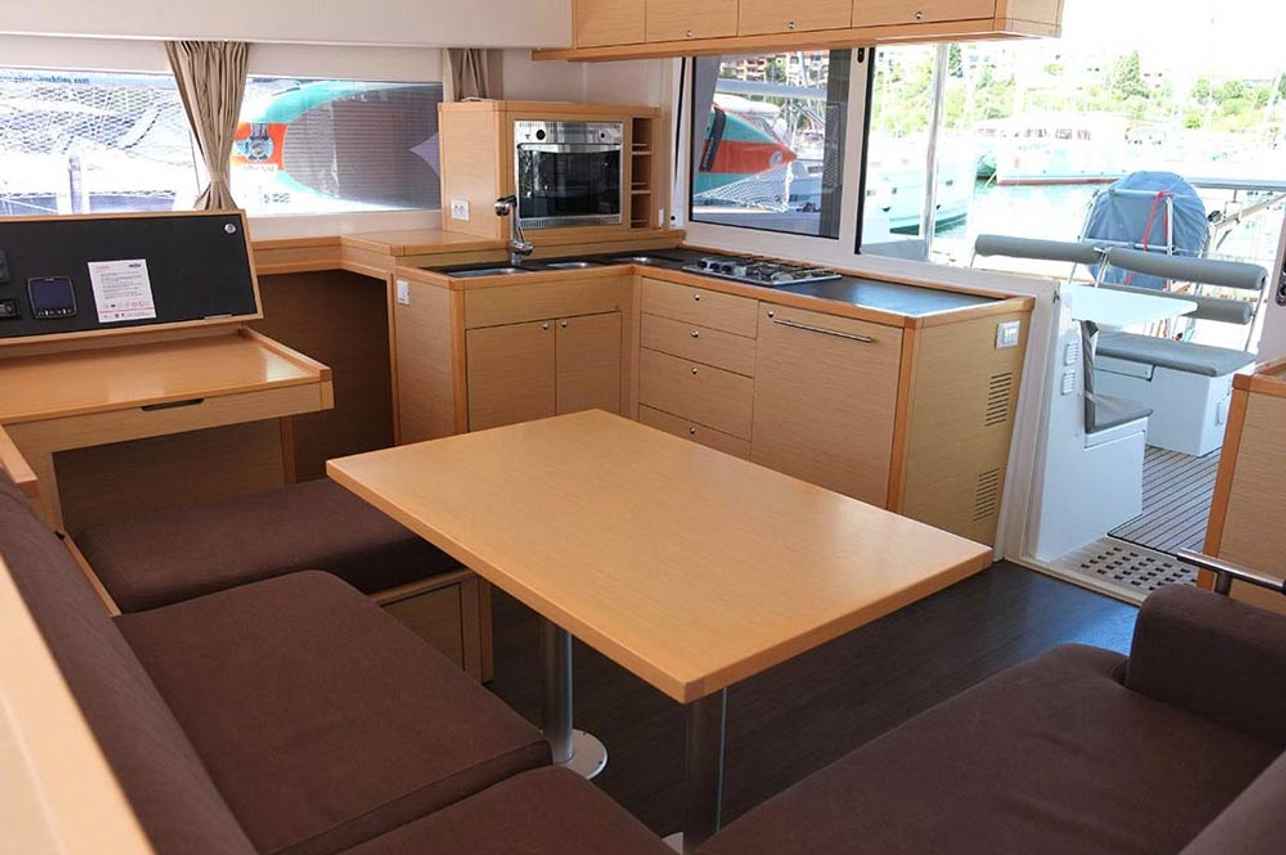 Sala da pranzo - I2I Catamaran Fleet