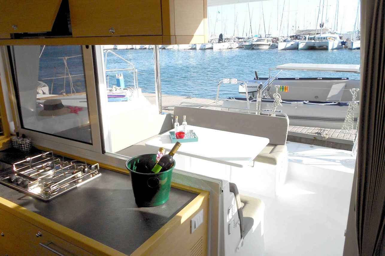 Sala da pranzo - I2I Catamaran Fleet