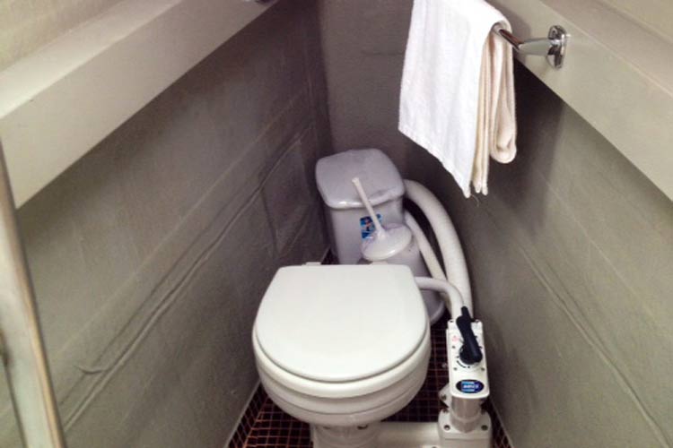 En-Suite bathrooms - I2I Catamaran Fleet