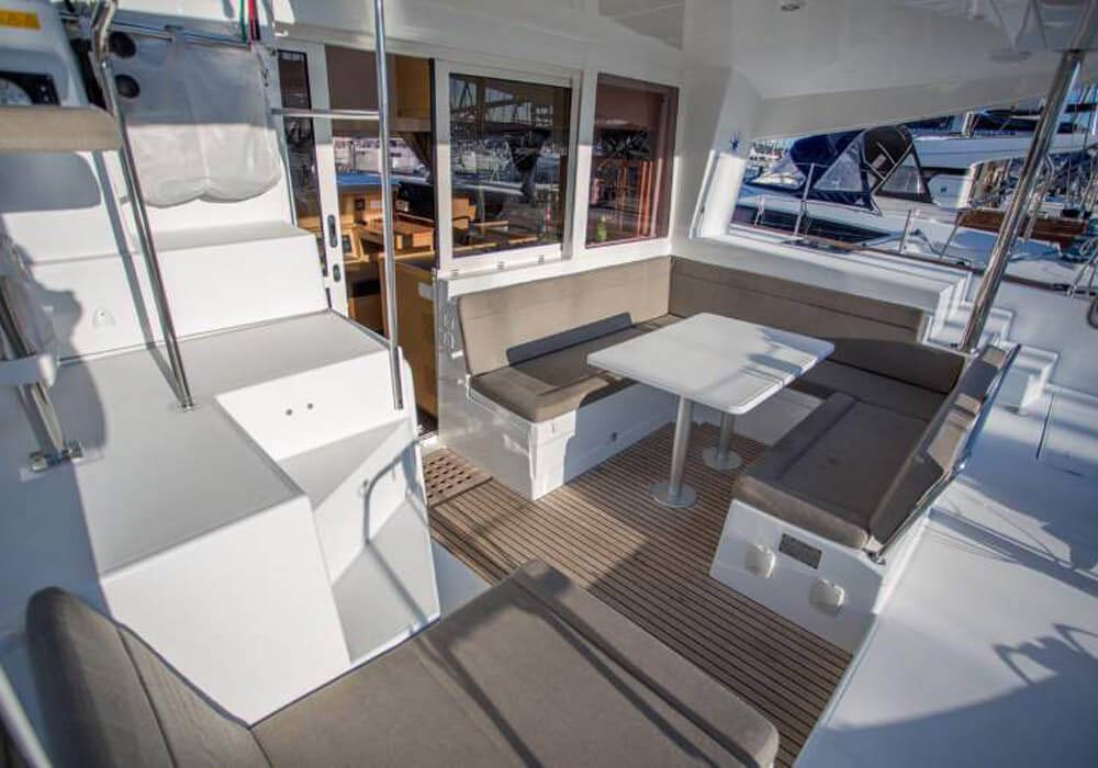 Outdoor Lounge - Catamarans