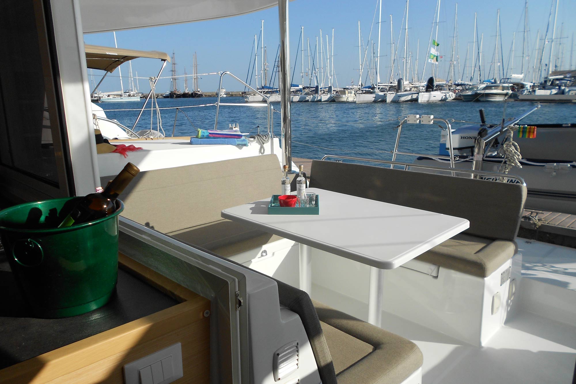 Outdoor Lounge - Catamarans
