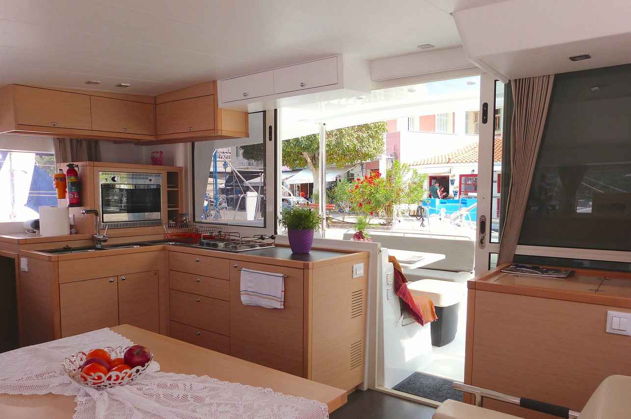 Sala da pranzo - I2I Catamaran Fleet