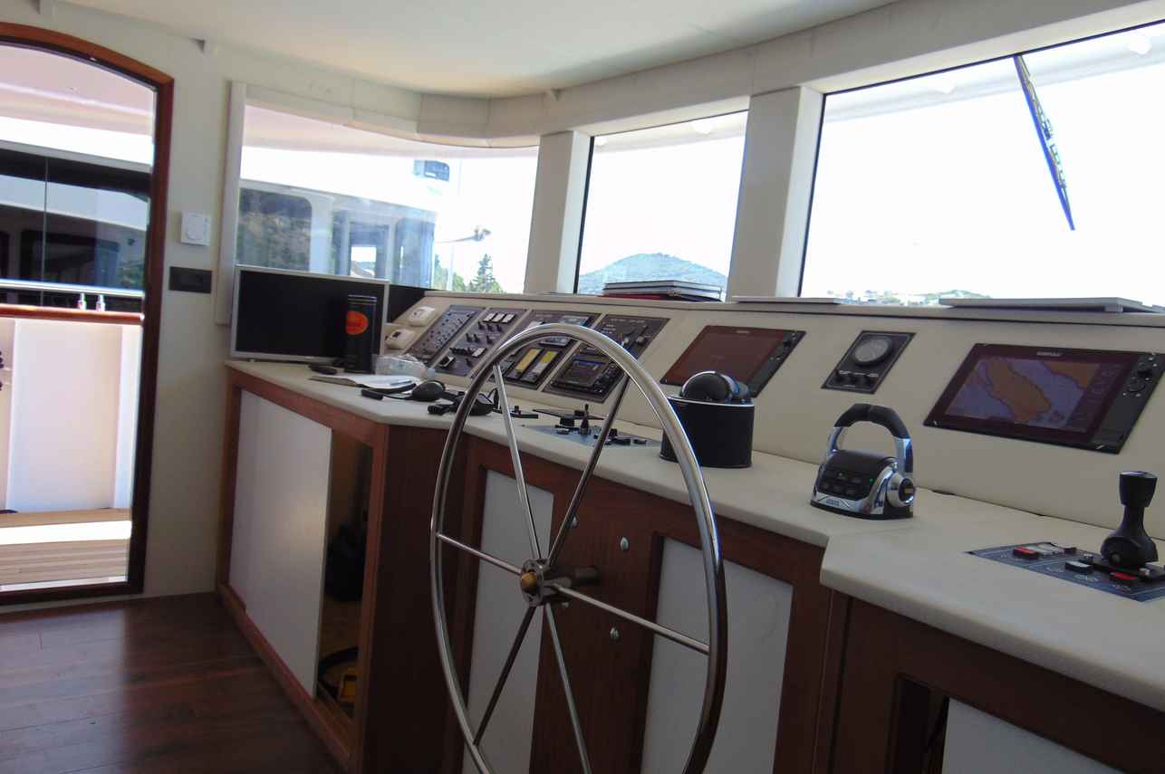 Captains Helm - Mama Marija II