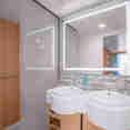 Premium Suite Bathroom