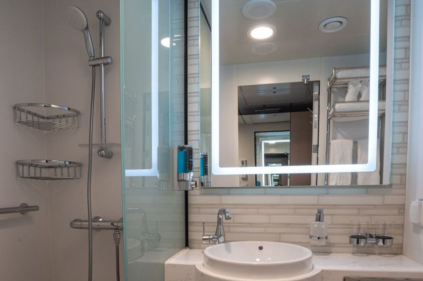 #en-suitebathrooms  - Ocean Albatros Antarctica