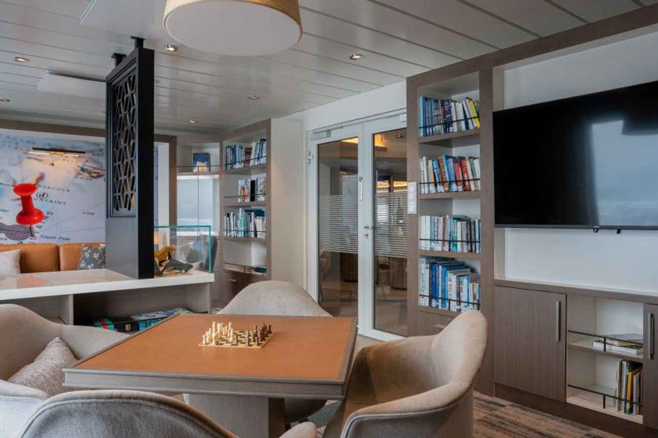 #library  - Ocean Albatros Antarctica