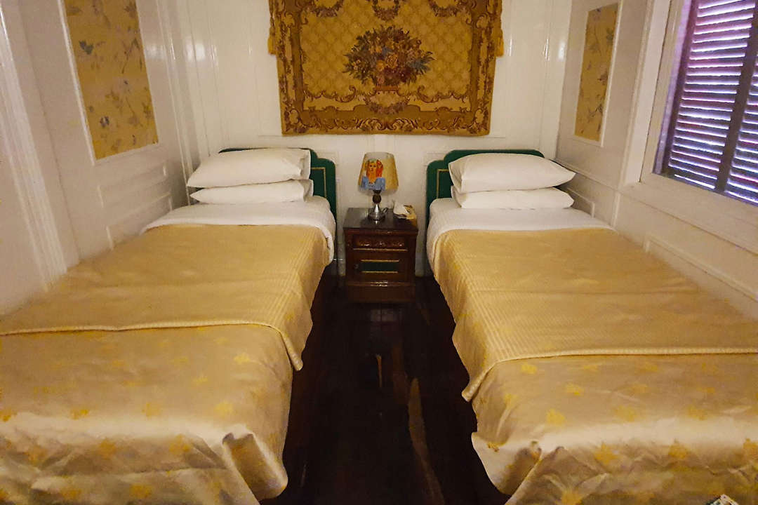 #twincabin