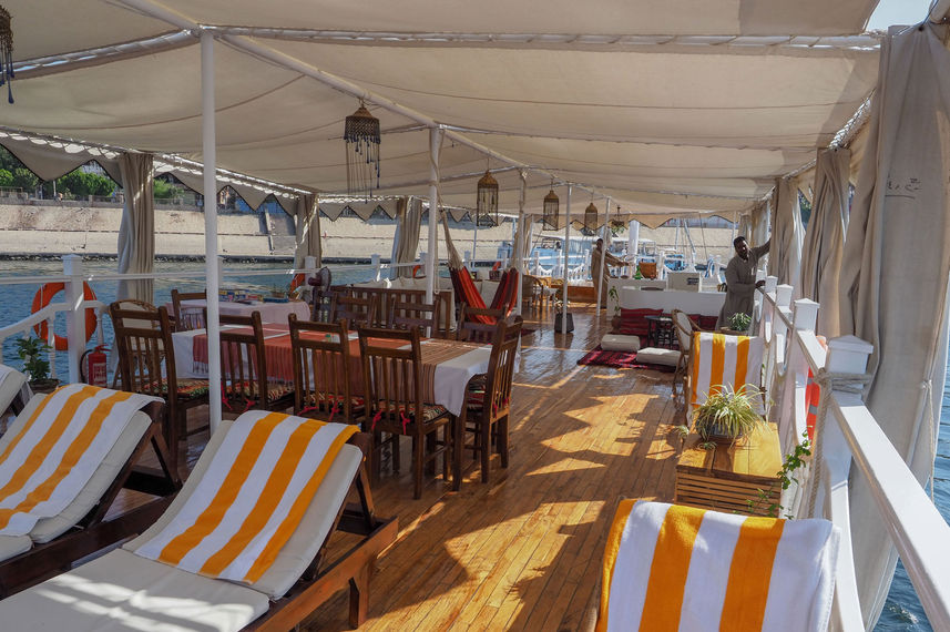 Outdoor Lounge - Abundance