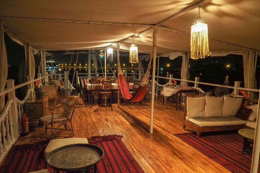 Outdoor Lounge - Abundance