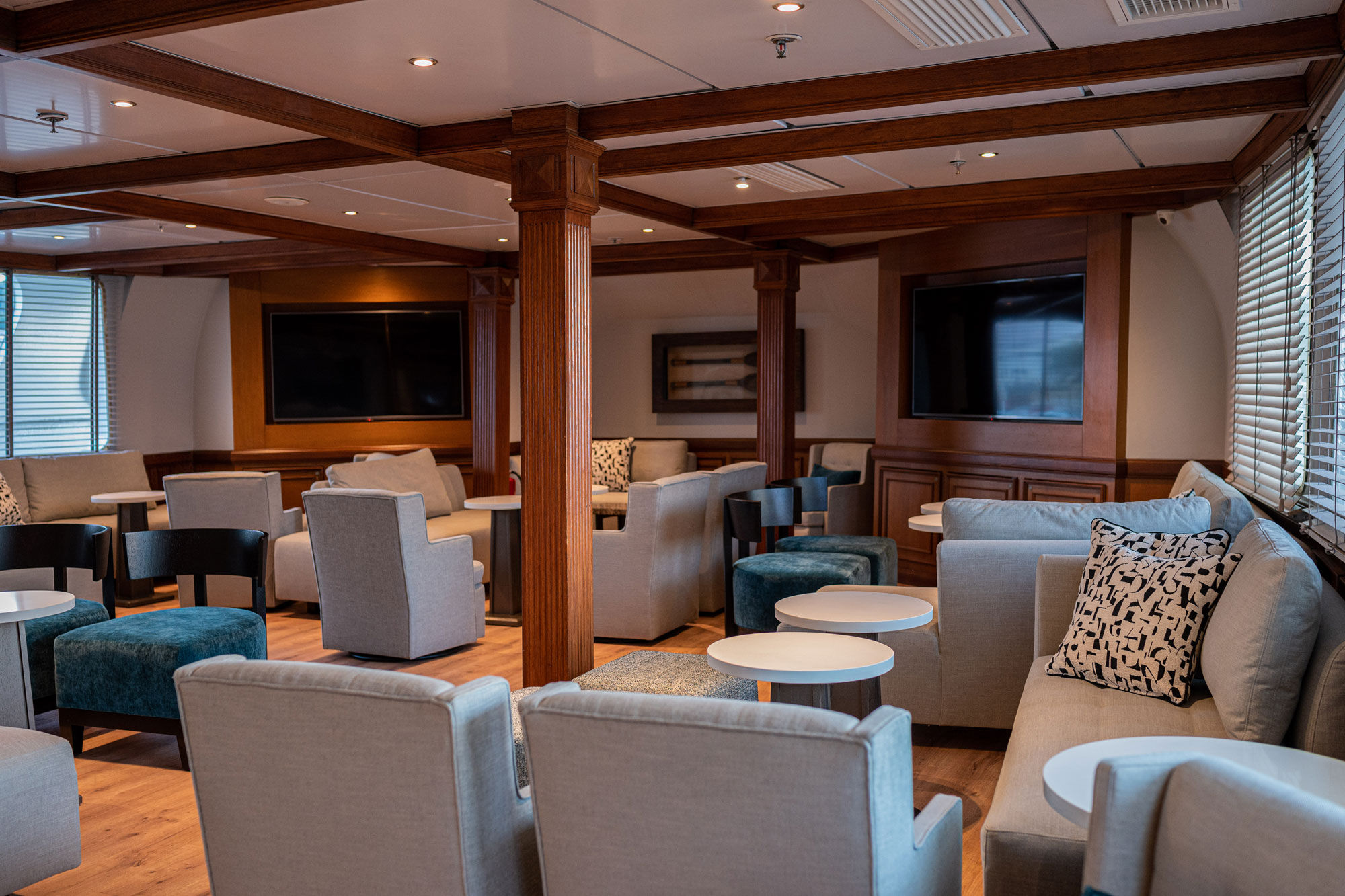 Elysium Cruise Ship, Oman - LiveAboard.com