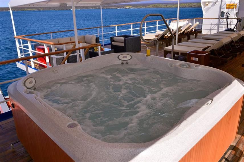 Jacuzzi - Elysium Oman