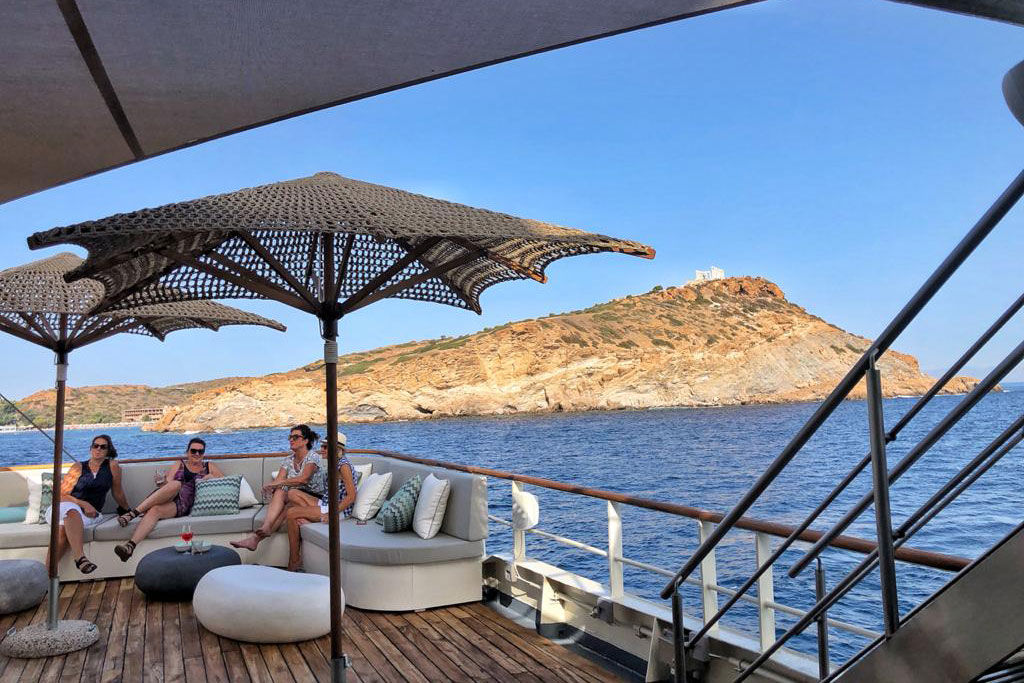 Elysium Cruise Ship, Oman - LiveAboard.com