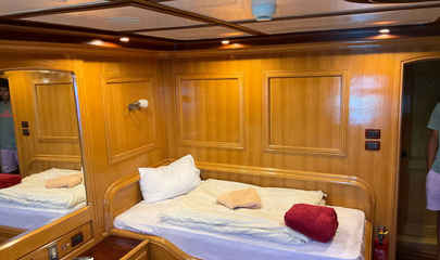 Upper Deck Double Cabin