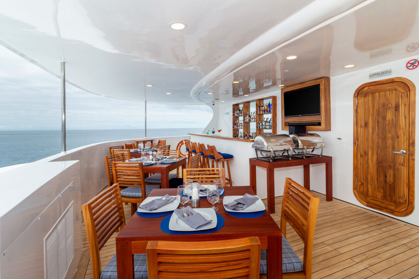 Outdoor Dining - Galapagos Horizon