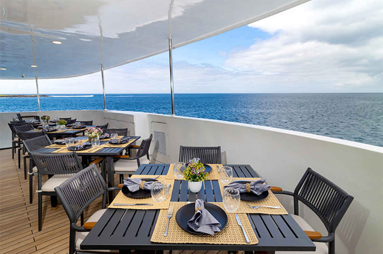 Dîner à l'extérieur - Galapagos Horizon