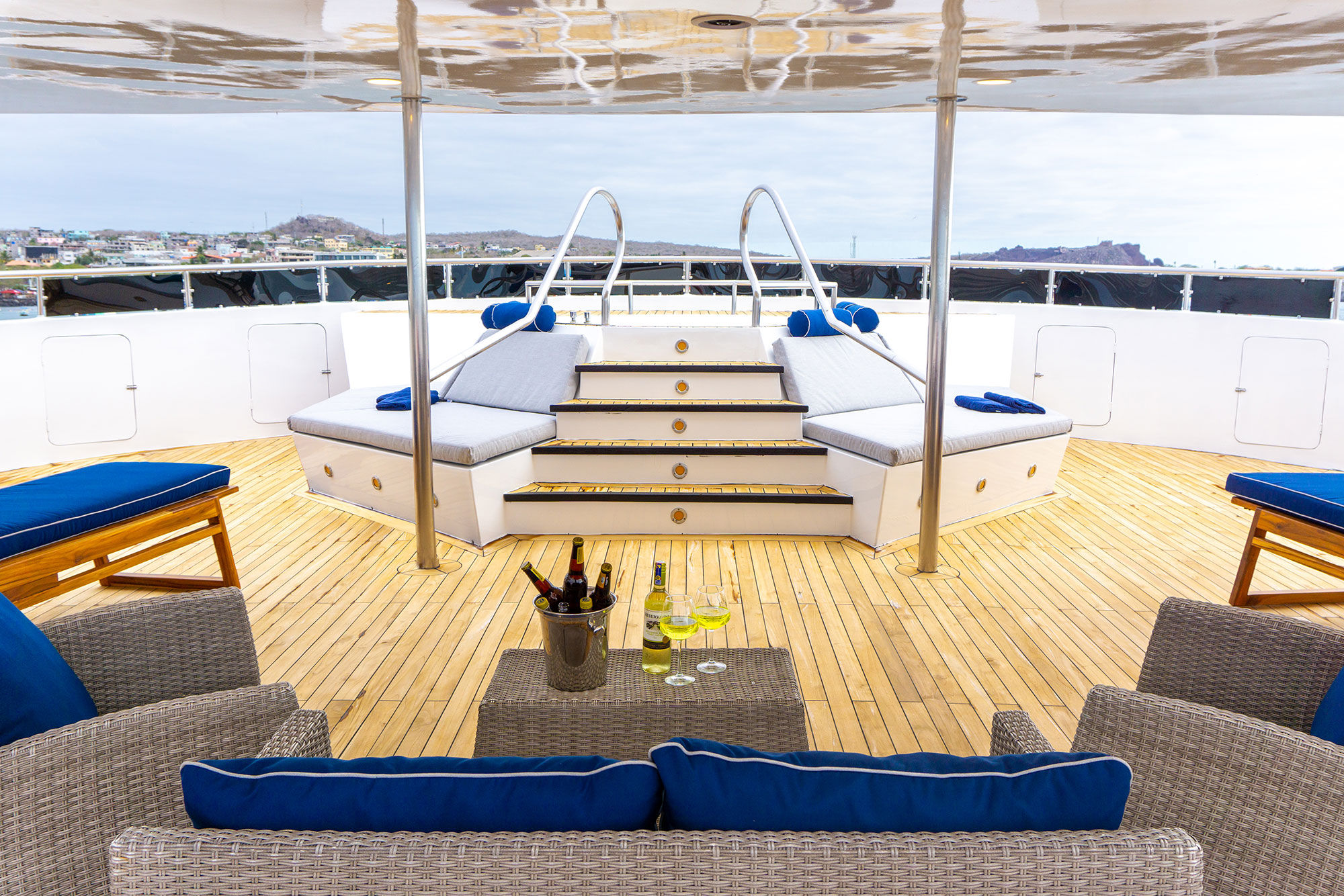 Sun Deck - Galapagos Horizon