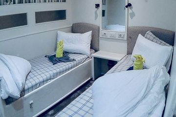 Lower Deck Twin Beds Cabins