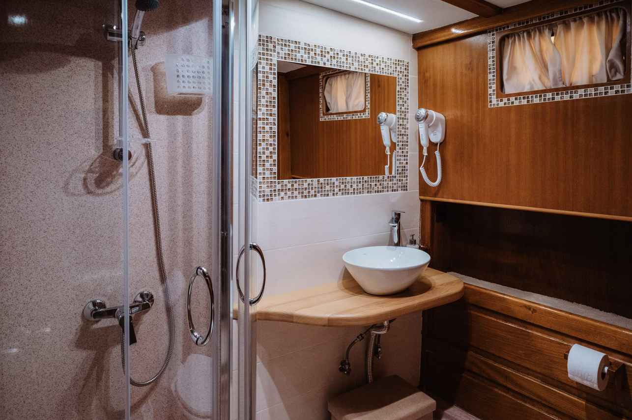 En-Suite bathrooms - Gulet Hande