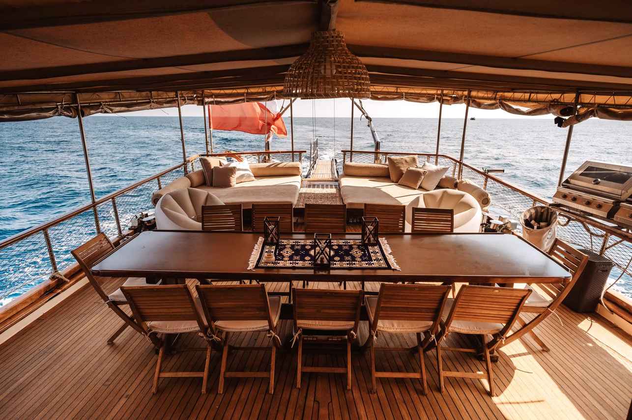 Outdoor Dining - Gulet Hande