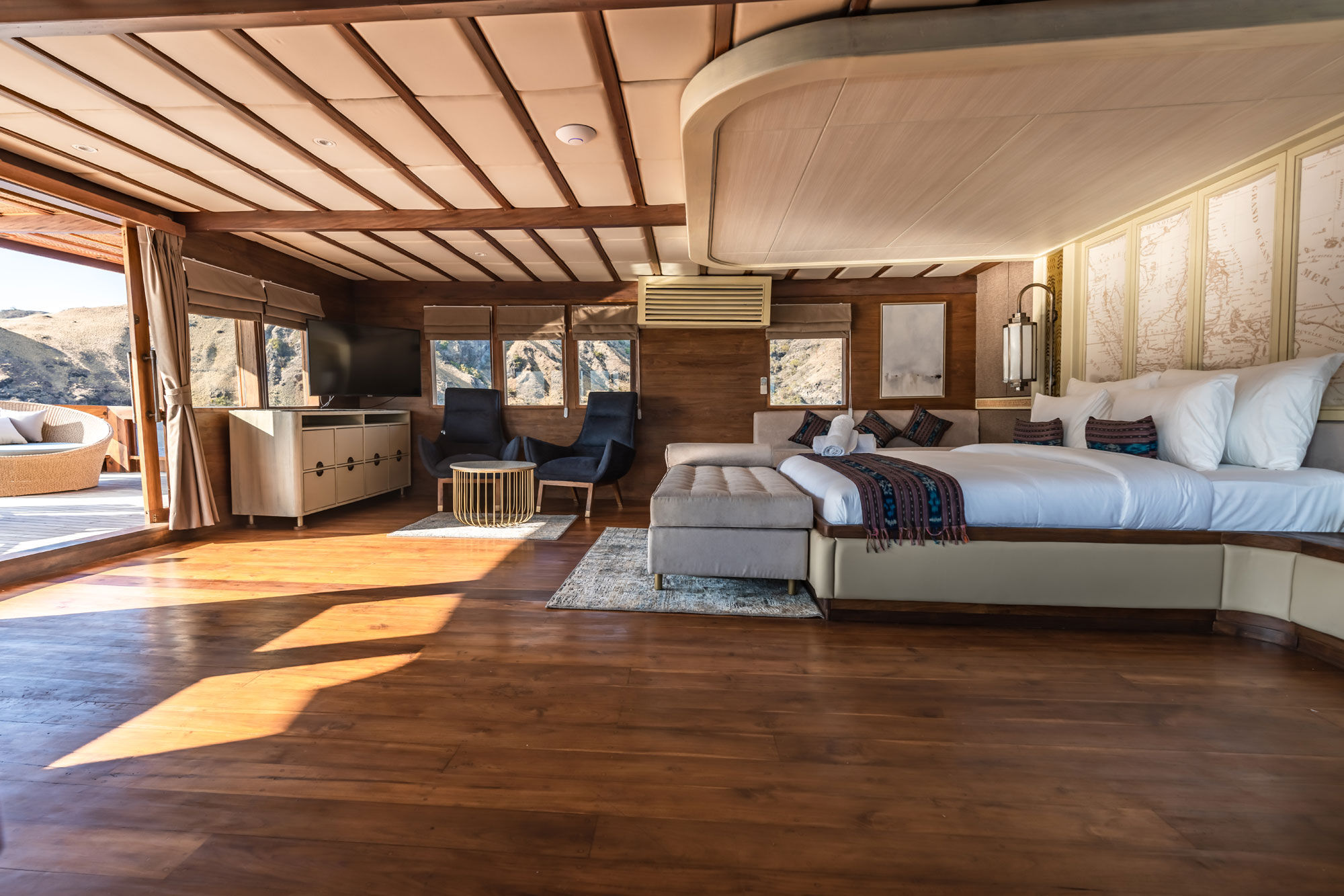 Master Suite - The Maj Oceanic