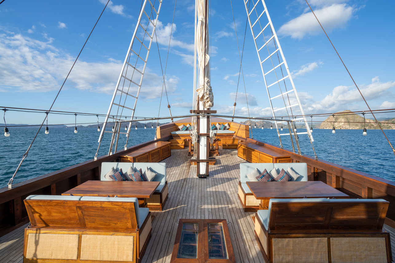 Salon exterior  - The Maj Oceanic