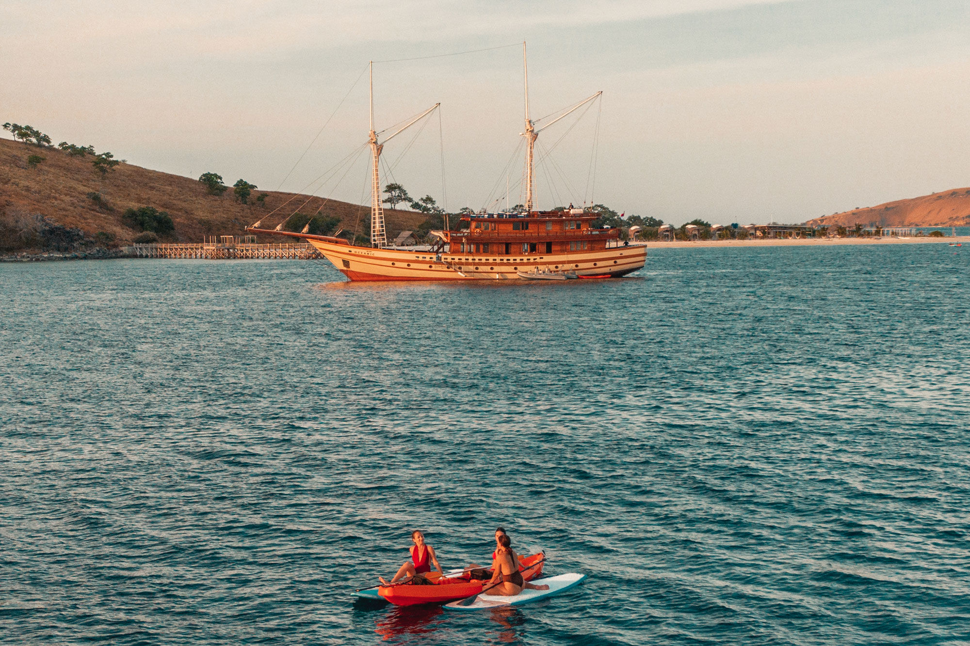 Caiaques a bordo - The Maj Oceanic