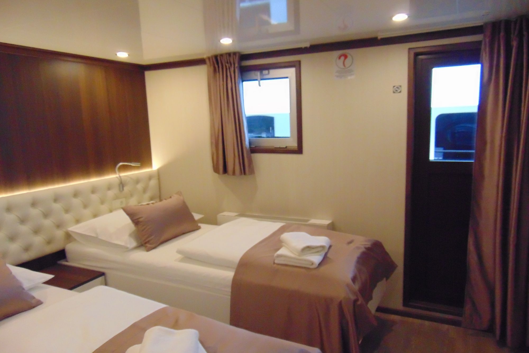 Main Deck Cabin - Invictus