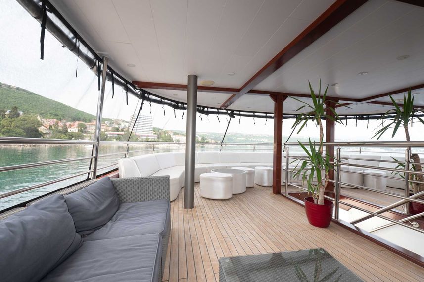 Salon extérieur - Invictus
