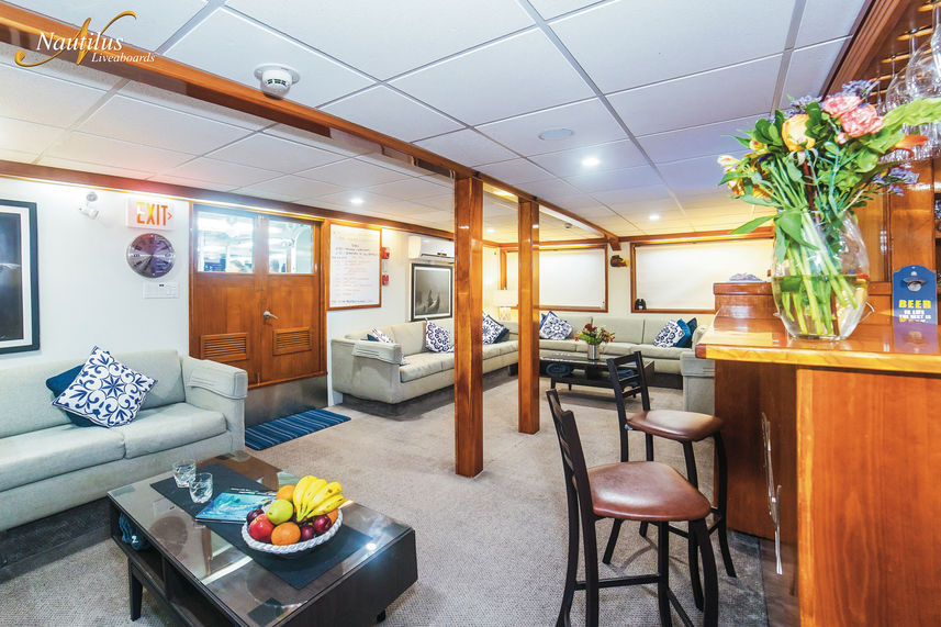 Salon interior - Nautilus Explorer Costa Rica