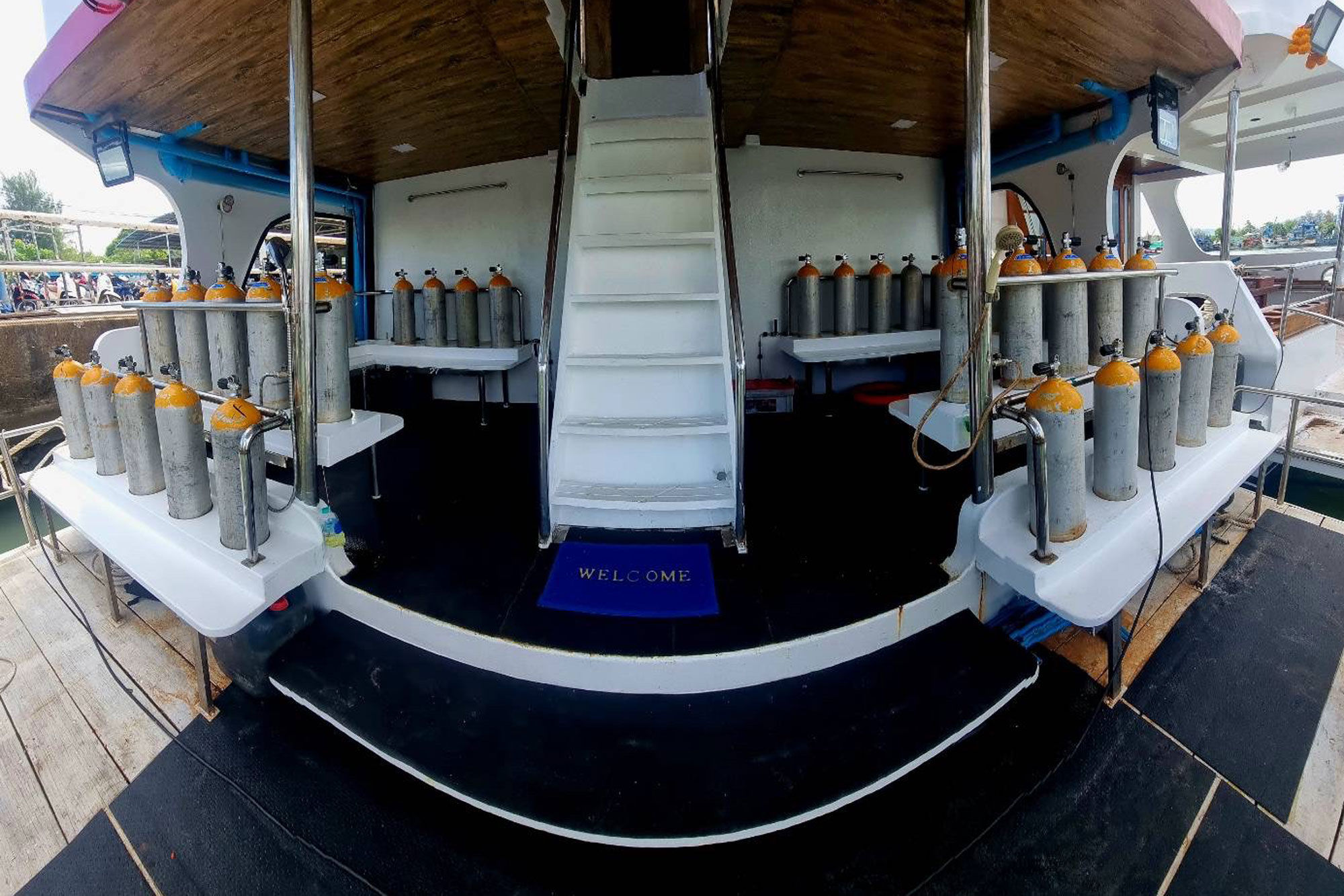 Plataforma de Mergulho - Lucky Marine Liveaboard