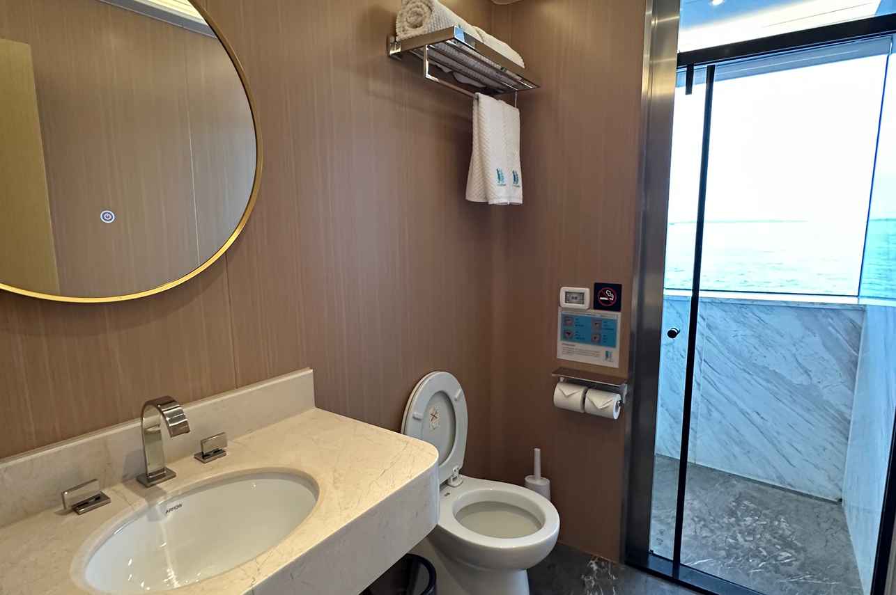 Deluxe Cabin Bathroom