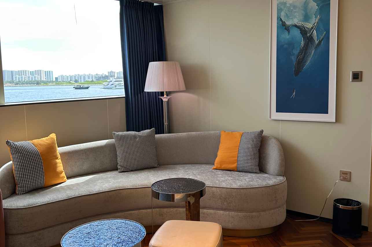 Master Suite Living Room