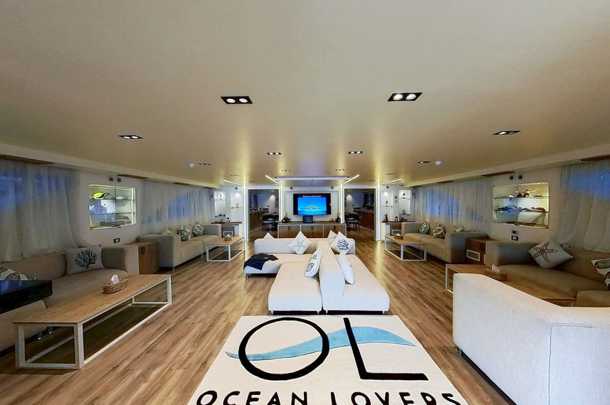 Salon interior - Ocean Lovers