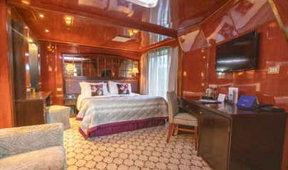 Owner's Corner Balcony Suites