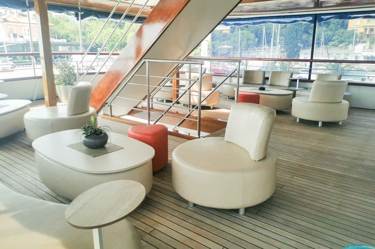 Katarina Line Deluxe - Admiral Outdoor Lounge