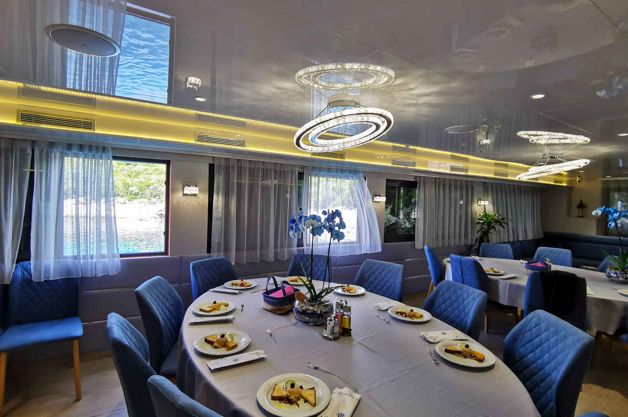 Katarina Line Deluxe Superior - Alpha Dining Room