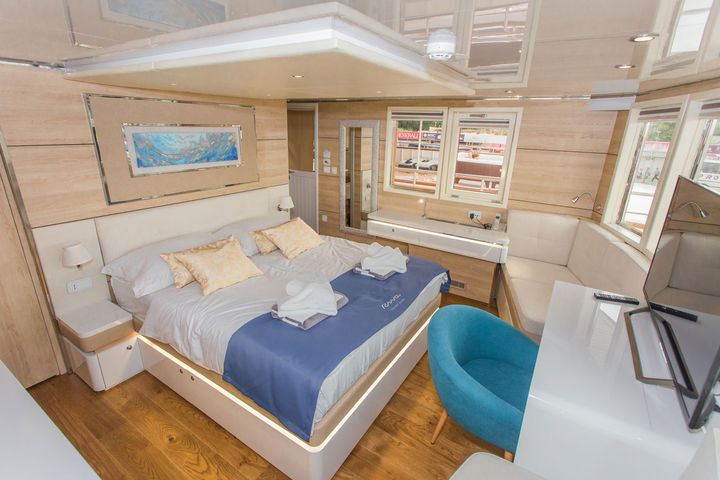 Upper/Main Deck Cabins