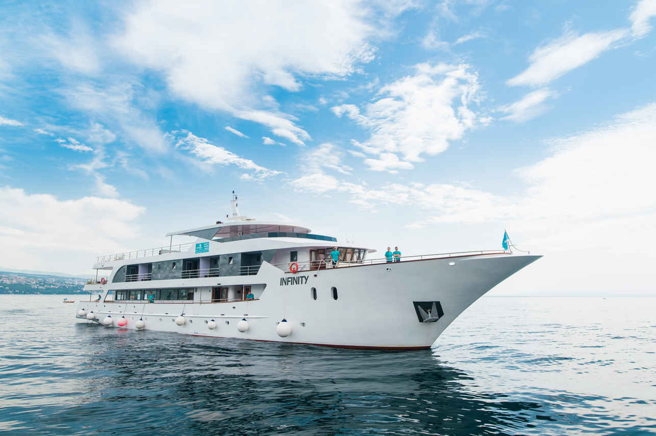 Katarina Line Deluxe Superior - Infinity