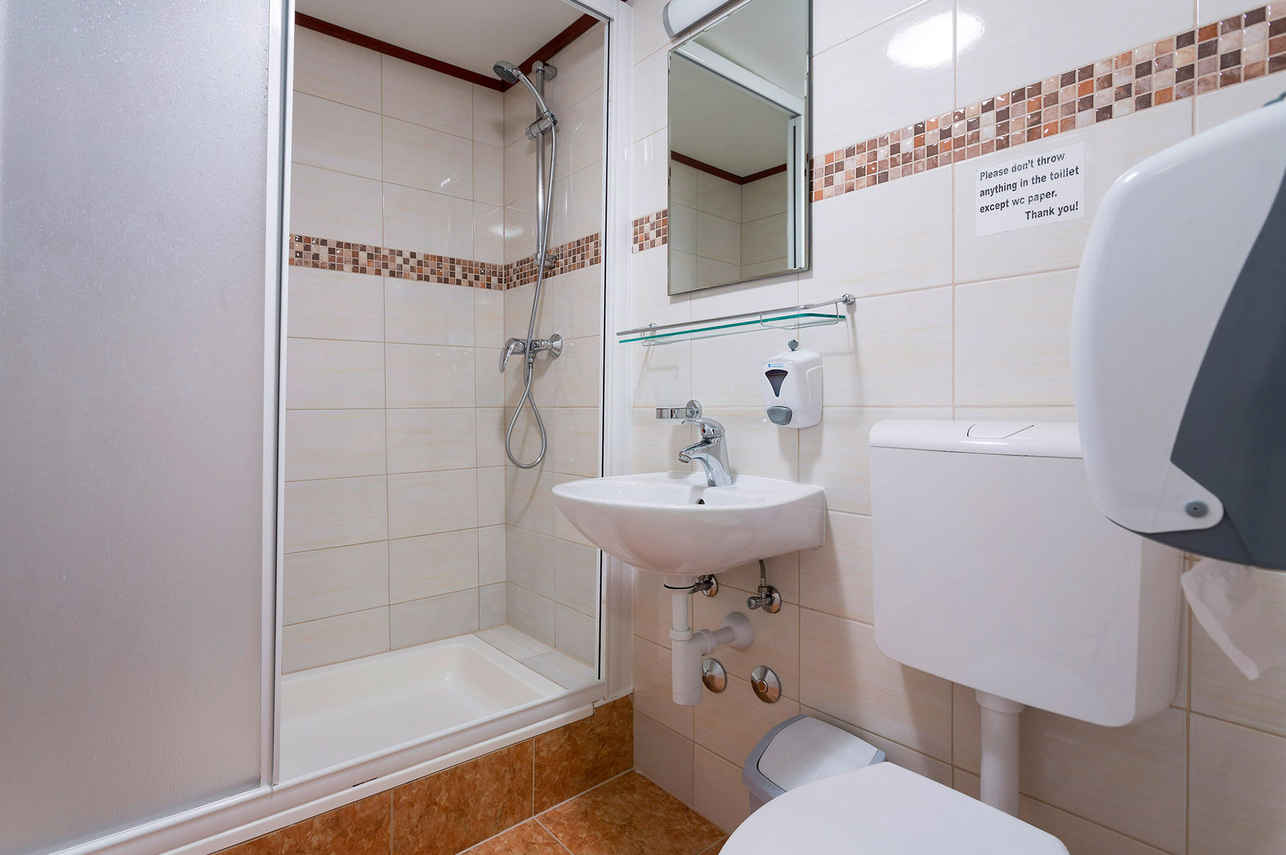 Amore - En-suite Bathrooms
