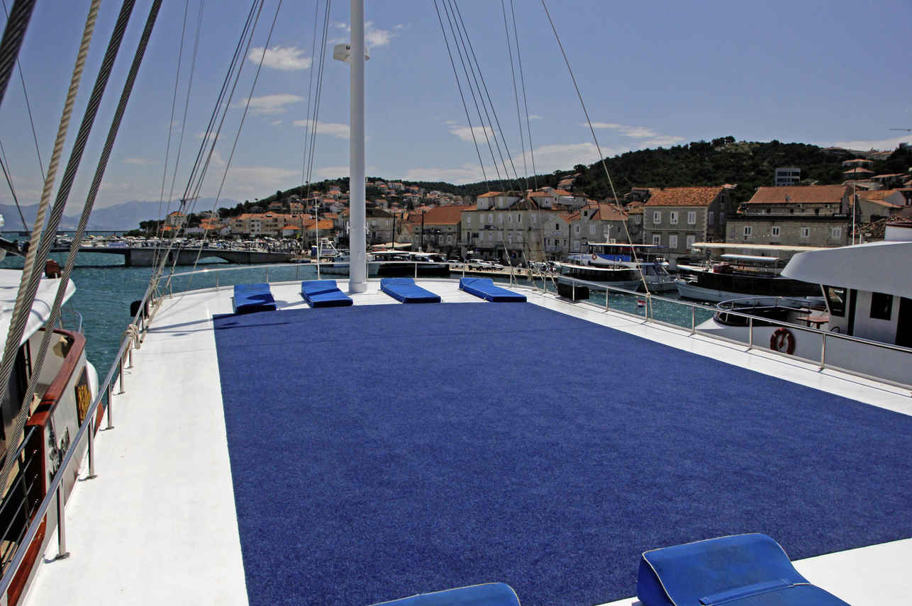 Azimut - Sundeck