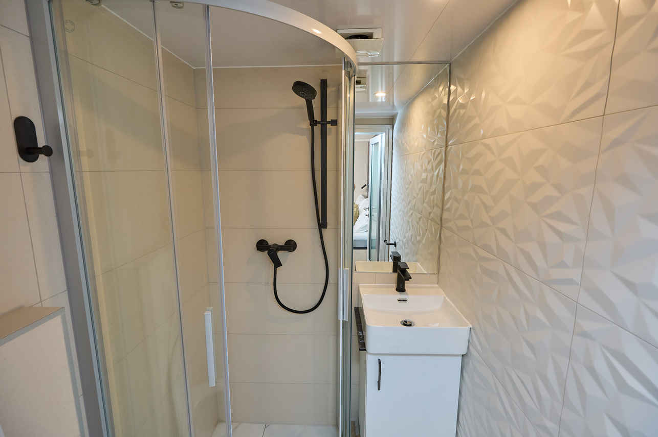 #en-suitebathrooms  - Idriva Premium