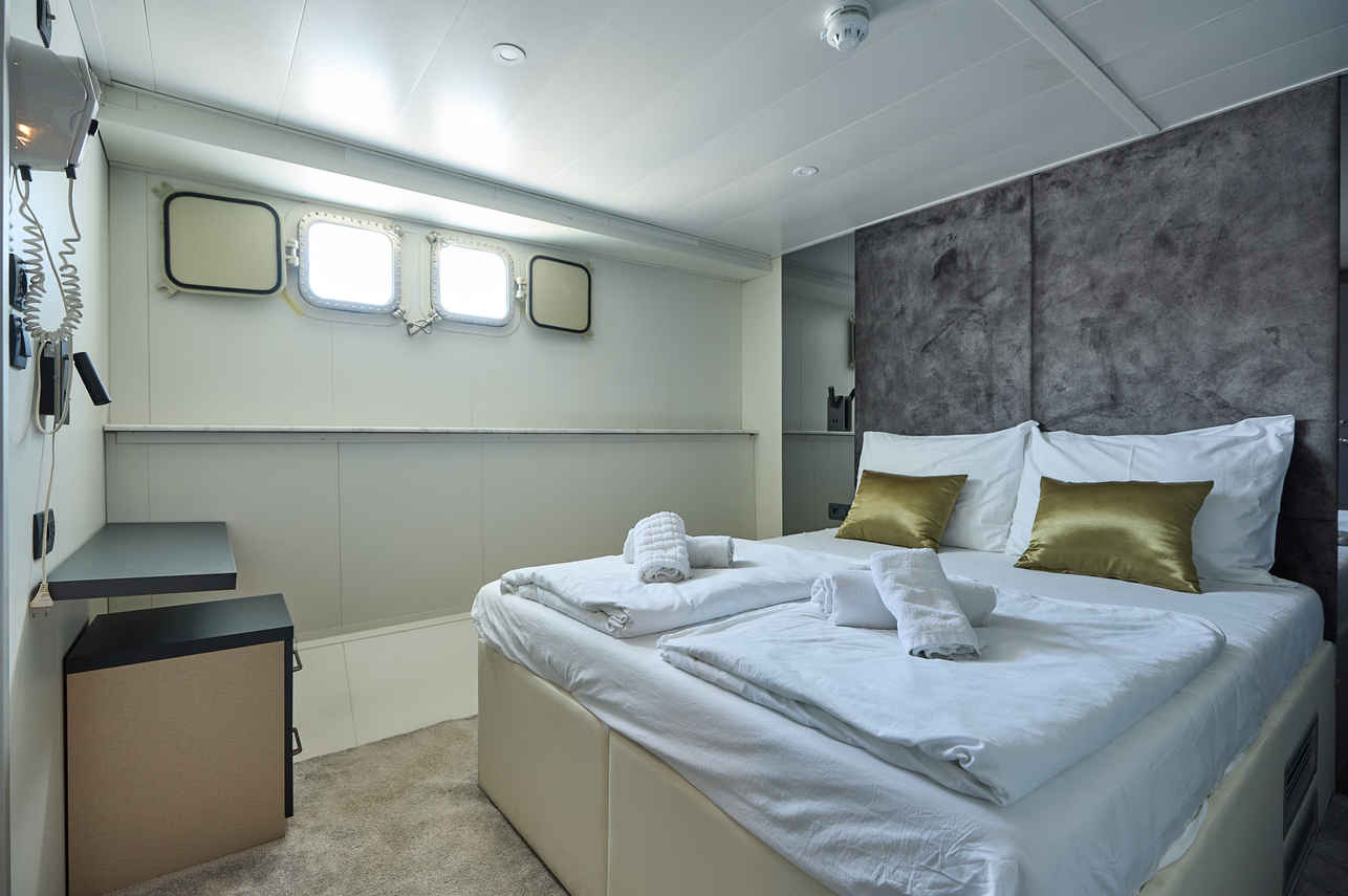 #doublecabin  - Idriva Premium