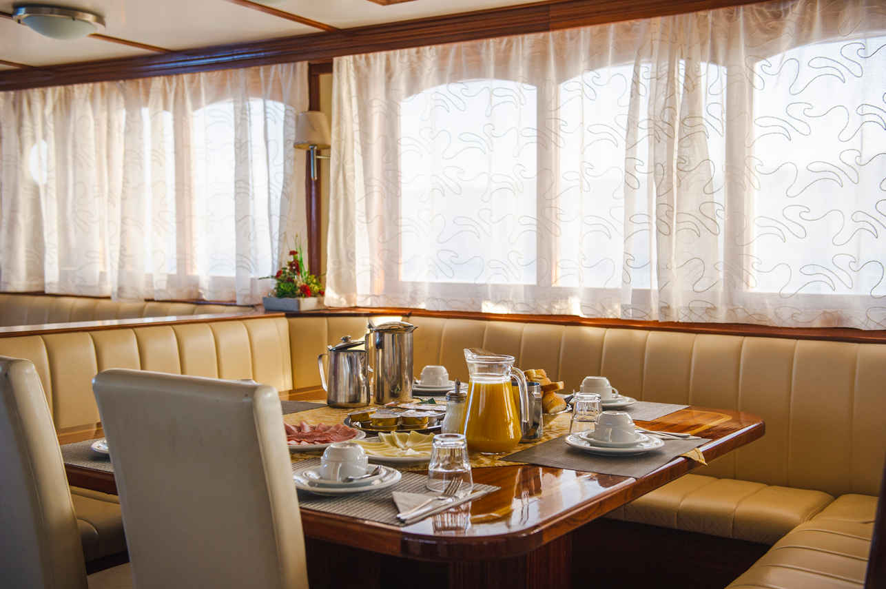 #diningroom  - Idriva Premium